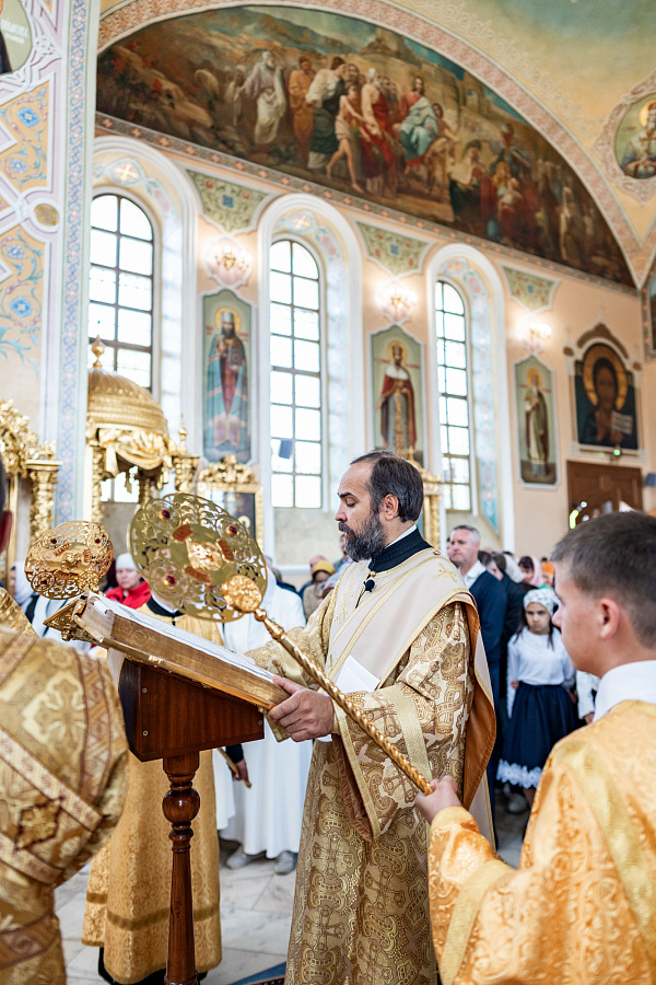 Божественная литургия в соборе Всемилостивого Спаса Вознесенской Давидовой пустыни